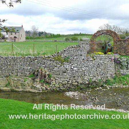 HRS 8994 Morland, original field support dry stone wall L1150312