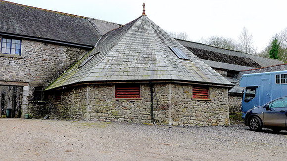 HRS 5583 Witherslack Hall Farm, horse gin building 2020