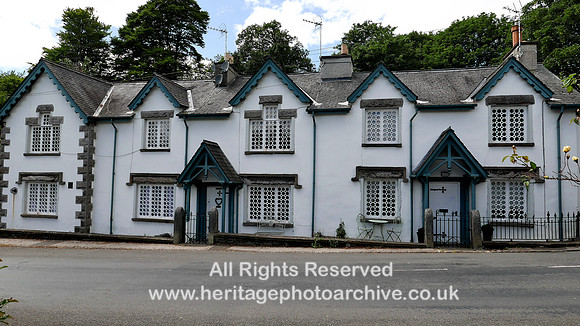 HRS 5592 Holker, Roadside cottages L7750473