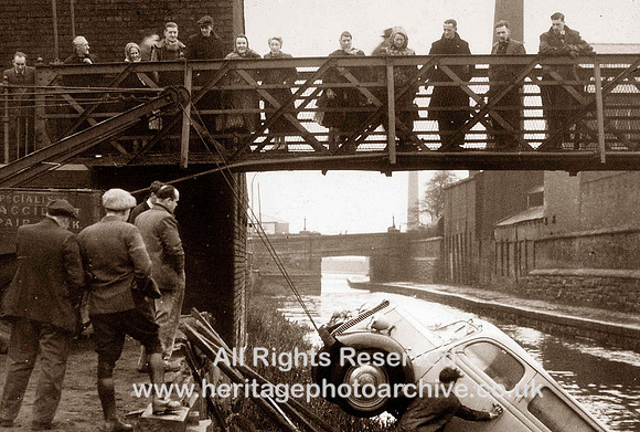 HRS 536 MBBC, Bottom Black Lane, Radcliffe c 1950