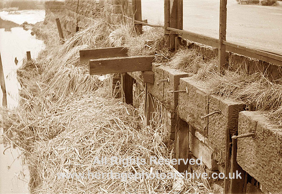 HRS 259 MBBC Bury 1971 feeder from river