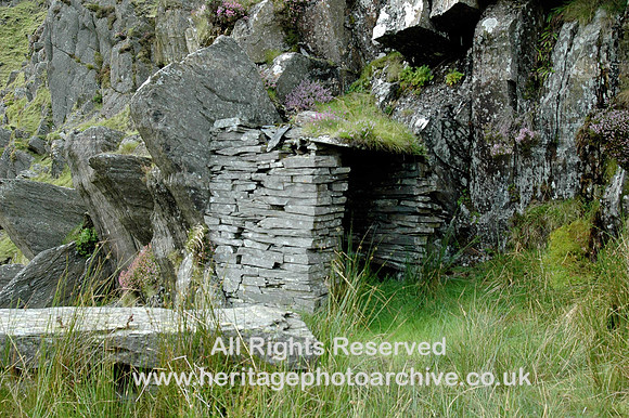HRS 652 Caban (shelter) above Croesor Valley incline