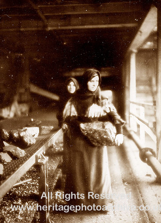 HRS 1529 Coalmining pit brow lassies