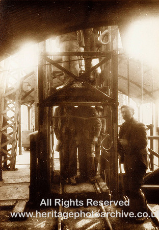 HRS 1522 Coalmining, Gibfield double decker cage