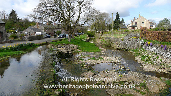 HRS 8992 Morland, Weir and river L1150308
