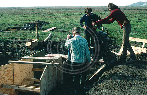 Sluice concrete tipping Oct 1983