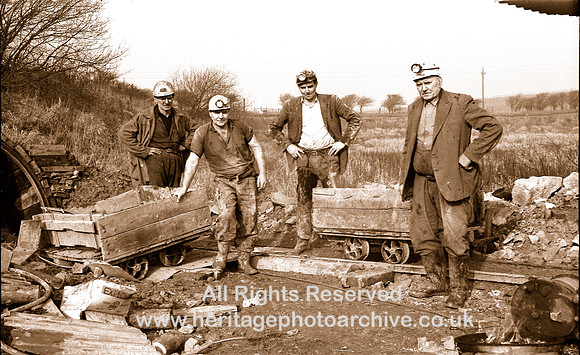 HRS 1472 Men on surface Quakerhouse Pit, Ashton in Makerfield c1973
