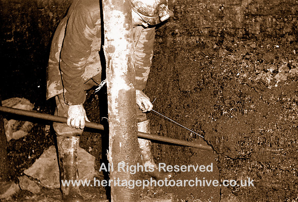 HRS 1474 Stemming a hole in face, Quakerhouse Pit 1970s