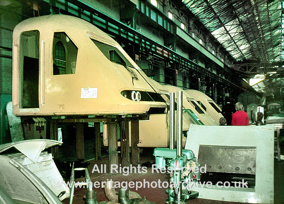 HRS 4022 Crewe works, cabs 1975