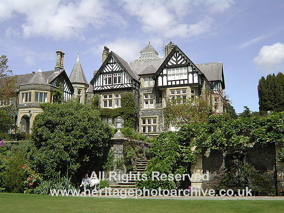 HRS 1200 Conwy, Bodnant Gardens 2004