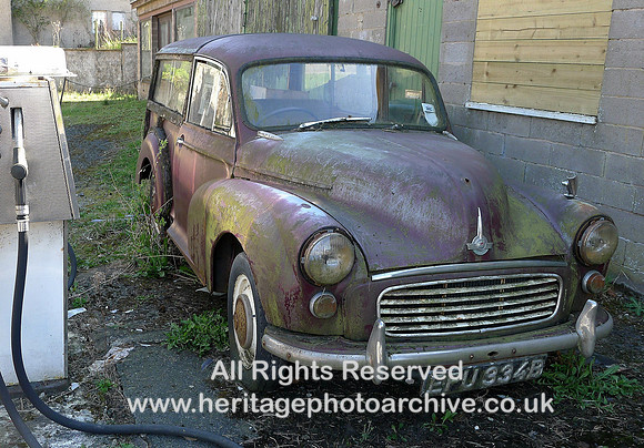 HRS 9028 Morland, former petrol station old car L1150225