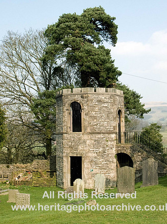 HRS 1035 St Mary's churchyard Kirkby in Lonsdale, folly