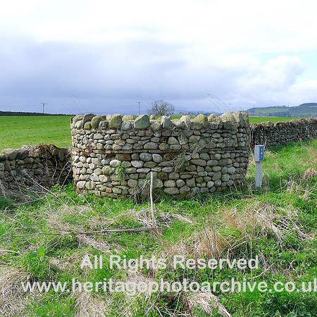 HRS 8971 Langwathby, Dry stone walled access to underground reservoir L1150278