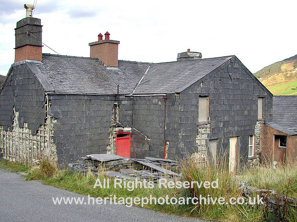 HRS 1067 Slate-clad farmhouse Cwm Penmachno 2003