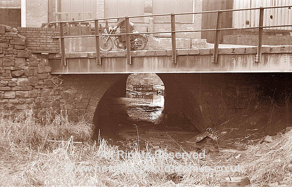 HRS 263 MBBC Bury 1971 canal arch Webbs 1968