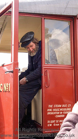HRS 846 Steam bus crew