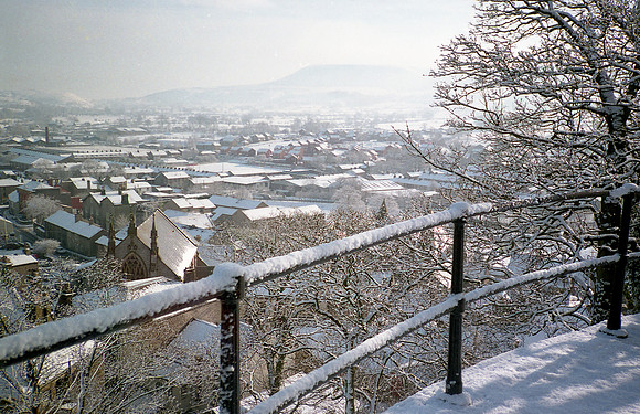 HRS 10836 Clitheroe in the snow c1980s