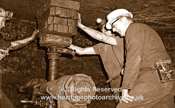 HRS 1473 Siskol cutter in stall, Quakerhouse Pit 1970s