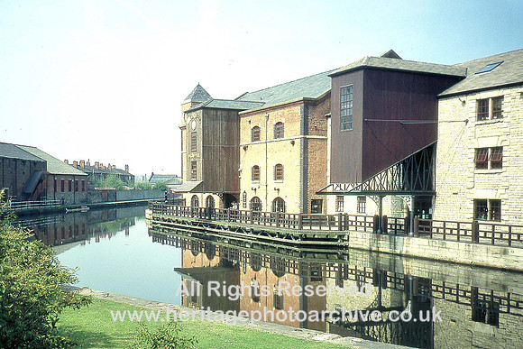 HRS 830 Wigan Pier wharfes 1995