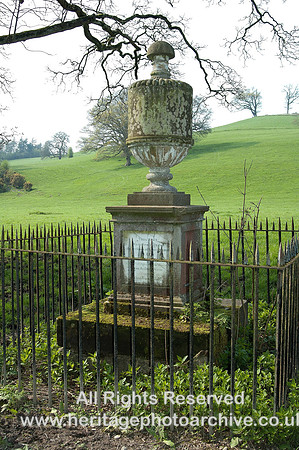 HRS 5539 Dr Johnson's Monument, Denbigh 2005