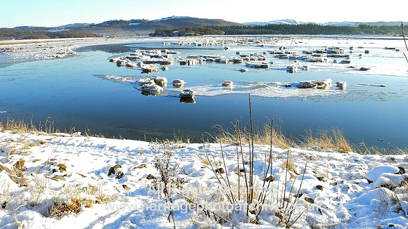 HRS 621  Ice floes on the Leven