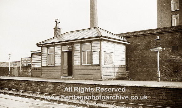 HRS 748 Radcliffe Black Lane Station, Timber waiting-room  1970