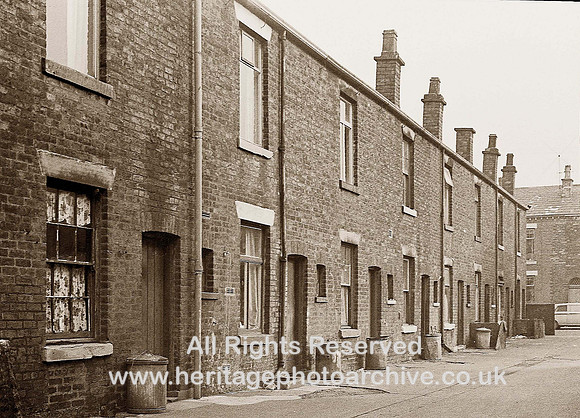 HRS 1944 Radcliffe Close area Potter St rears and bins  c197