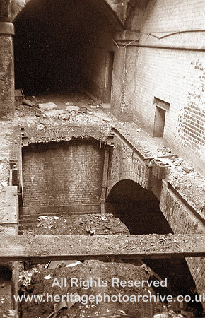 HRS 1141 Manchester, Salford Junction Canal,  Central station overarching of canal 1973