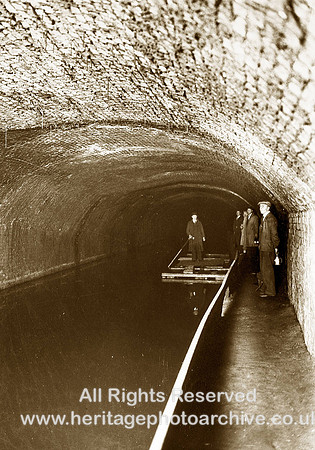 HRS 1194 Manchester, Salford Junction Canal, Tunnel inspection 1920s