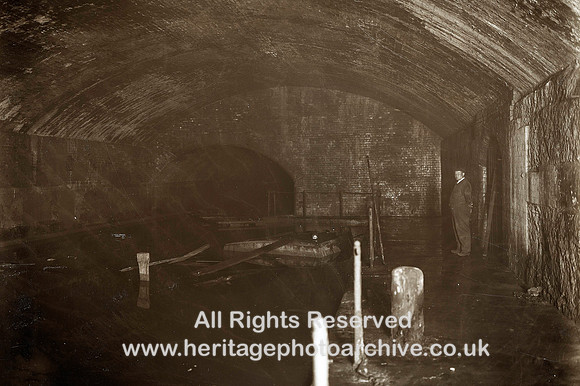 HRS 1195 Manchester, Salford Junction Canal, Great Northern Goods Warehouse dock 1938