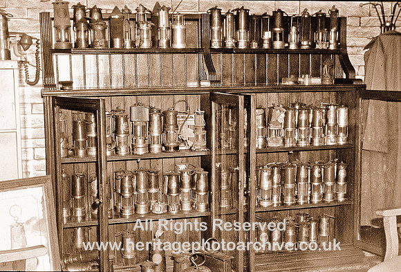 HRS 1485 Protector Lamp museum cabinet