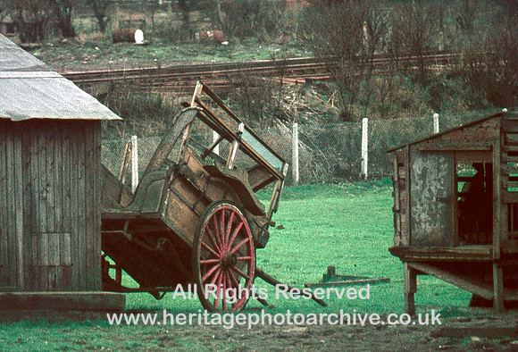 HRS 7132 Radcliffe, old milk float 1971
