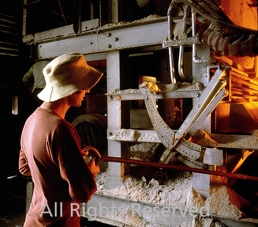 HRS 1683 St Helens, flat-drawn glass PPG process