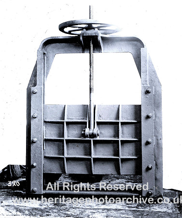 HRS 2153 Whitehood & Poole sluicegate