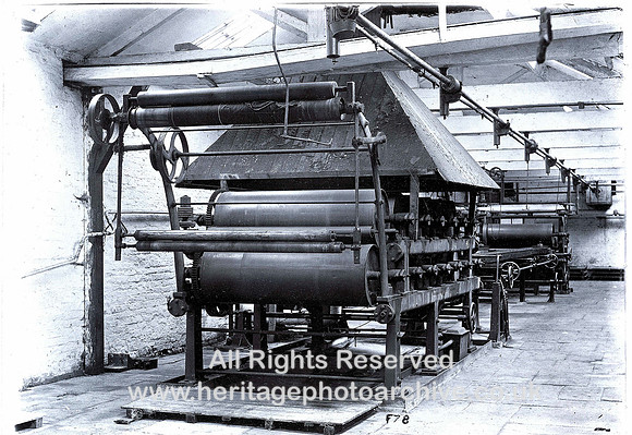 HRS 2156 Whitehead & Poole Drying tins