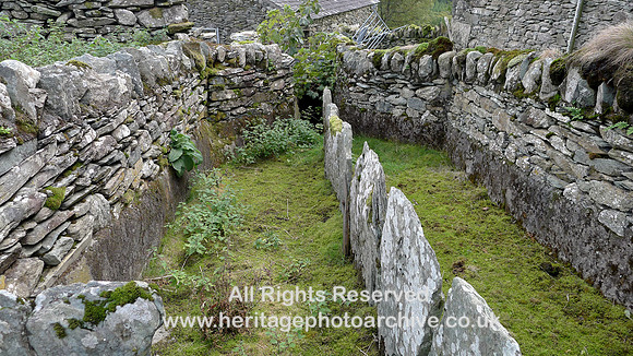 HRS 9744 Stephenson Ground, slab wall, dry stone structure for sheep L1180564