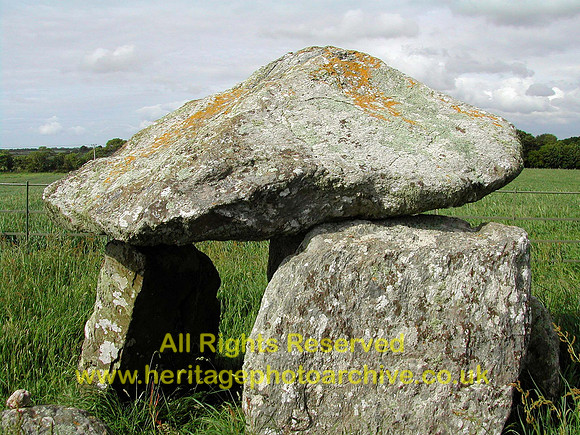 HRS 367 Bodowyr, Neolithic burial chamber