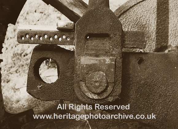HRS 1190  Radcliffe, Mount Sion waterwheel crank adjustment 1970s