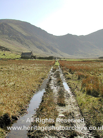 HRS 463 Cedryn farm, Cwm Eigiau 2003