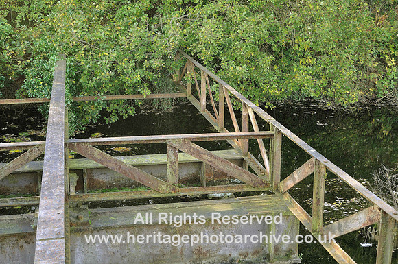 HRS 1171 Ulverston Ship Canal,  Railway sliding bridge structure