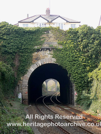 HRS 193 Conwy tunnel 1848 - the house on the bridge