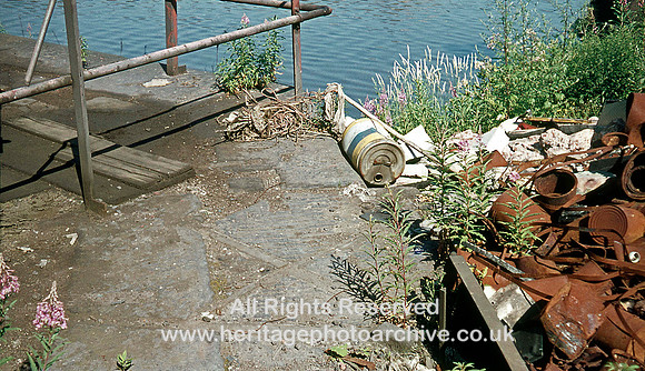 HRS 1149 Manchester, Salford Junction Canal,  Ironwork entrance lock on Irwell 1973