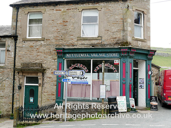 HRS 10985 Kettlewell village shop