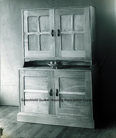 Wooden tiered cupboard with fruit_060