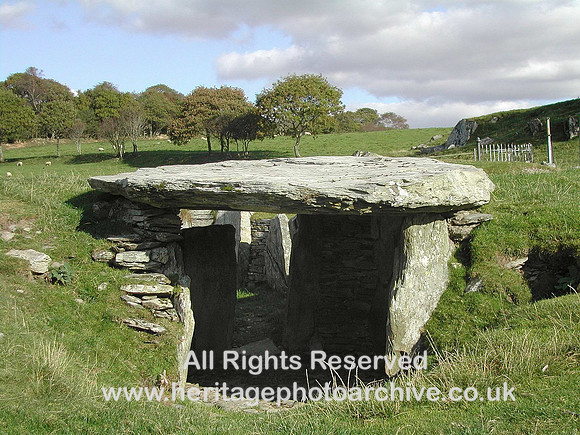 HRS 1026 Capel Garmon burial chamber 2003