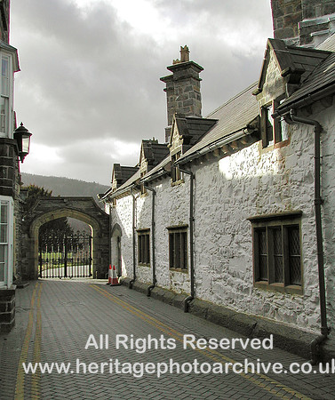 HRS 408 Llanrwst Almshouse and Churchyard gate