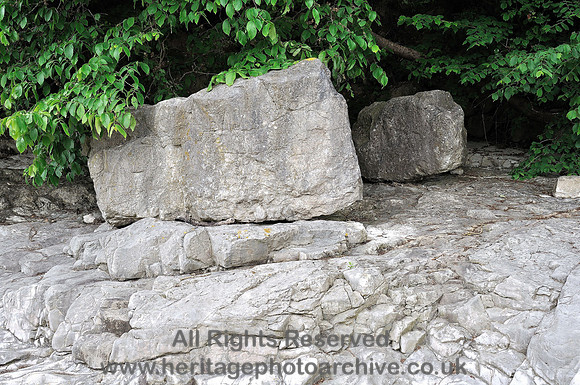 HRS 7054 Bardsea, Sea Wood shore, Detached limestone blocks