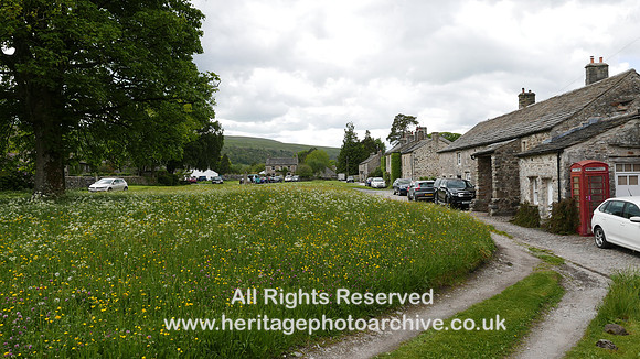 HRS 10929 Arncliffe, village green