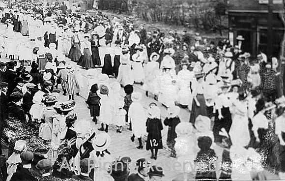Radcliffe Whit Walks c1900 on the Scotch Halliwell Photo