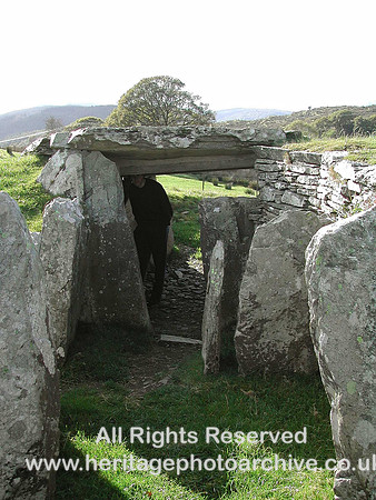 HRS 1027 Capel Garmon burial chamber 2003